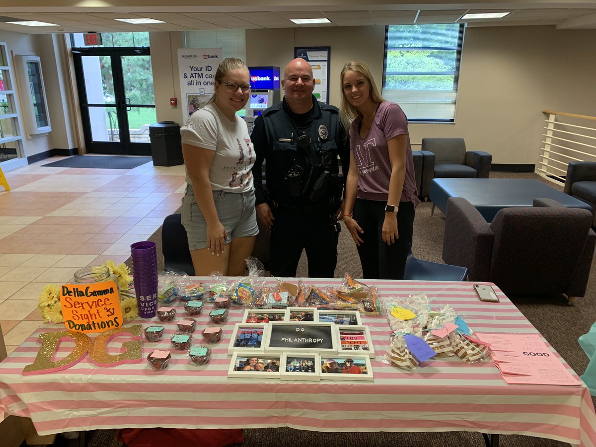 Washburn_PD's tweet photo. Sergeant Escalante supporting the @DeltaGammaWU “Do Good” week by writing a sincere note of appreciation!    #DGDoGoodWeek https://t.co/7be94oCCNY
