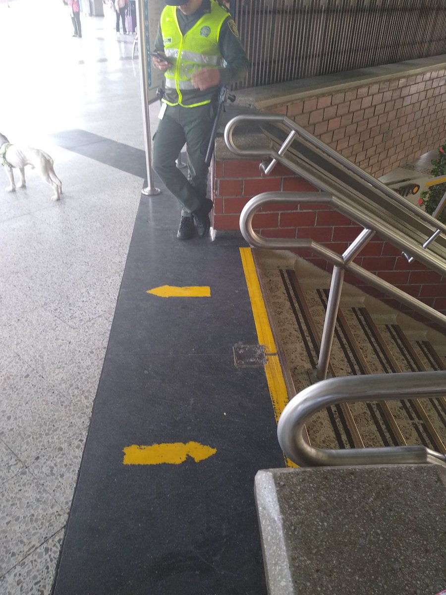 69Act100's tweet photo. @chomemo3 buen culo tiene este pt estaba en la terminal de transporte del norte Medellín https://t.co/lGSaxjIFGh