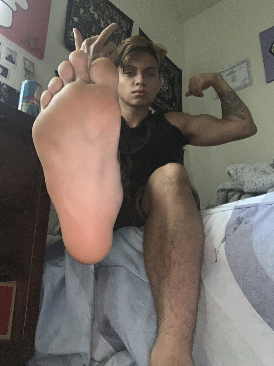 HeemMaster's tweet photo. it’d be a fucking PRIVILEGE to taste these feet. come to your senses. skype: masterheem1@gmail.com #findom #alphadom #alphafeet #alphasoles #bankdrain #cashdom #cashfag #cashmaster #feetdom #godlysoles #malesoles #paypigs #moneyslave #footdom #alphamaster #cashdrain #moneyslave https://t.co/Ncr2nwBKCR