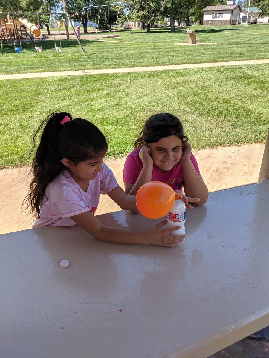 MrsLong19's tweet photo. Science fun! Their reactions were so fun to see! https://t.co/4LJKMDVJtI