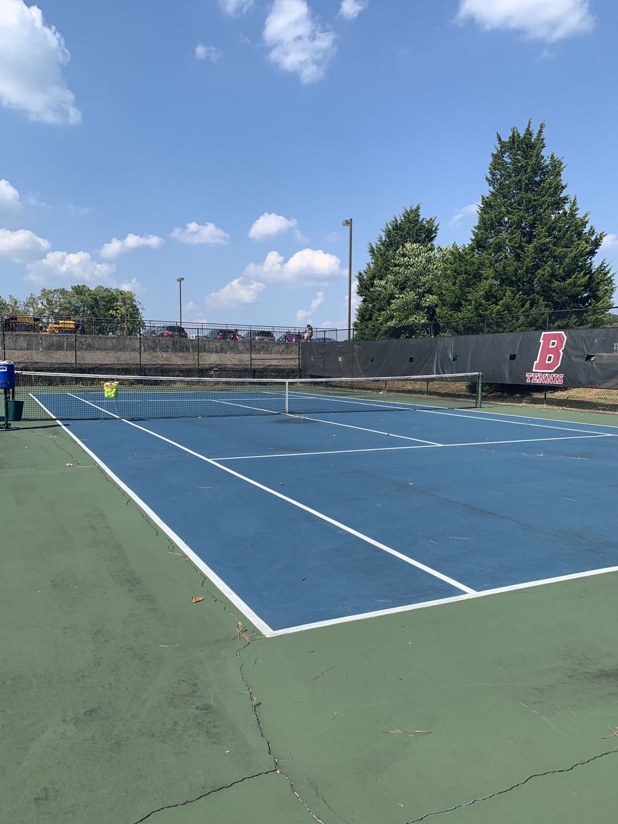 BeardenTennis's tweet photo. It’s a beautiful day for some 2019-2020 tryouts! Go dogs 🐶 https://t.co/y9TVlej2gy