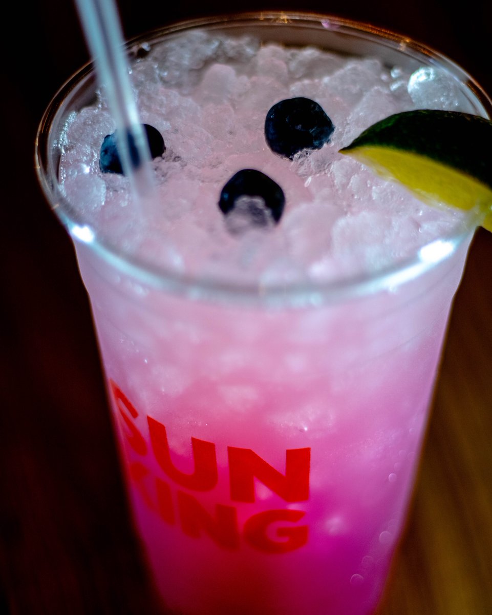 sunkingspirits's tweet photo. 🚨NEW DRINK ALERT🚨

Blueberry Lemon Shakeup - Lemonade, Fresh Lime Juice, Blueberry-Basil Syrup
Add a spirit of your choice, we recommend Sun King Spirits Rum or White Whiskey!

#handcraftedcocktails #cocktails #sunkingspirits #lemonshakeup https://t.co/vKA0PnGphy