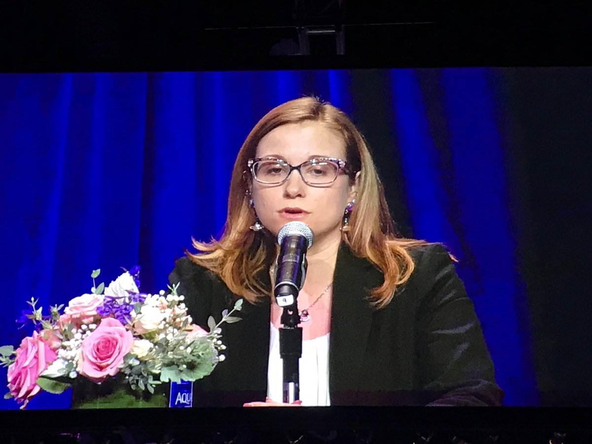 Klowsanford1027's tweet photo. I agree with Dr Nicole Riddle that the conversations about test utilization are VERY different depending on your setting, academics, private or goverment medical center!👍🏻😁 #PathDebate @ALBoothMD @ASCP_Chicago @TPathologist https://t.co/EDSrmY1S2C