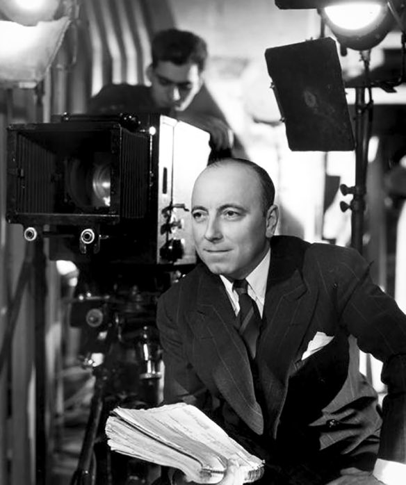  #LesCinéastesDuHangarRangée 7151 - MARCEL CARNÉ18 août 1906 - 31 octobre 1996(France)- Drôle de Drame (37)- Le Quai des Brumes (38)- Hotel du Nord (38)- Le Jour se Lève (39)- Les Visiteurs du Soir (42)- Les Enfants du Paradis (45)- Thérèse Raquin (53)