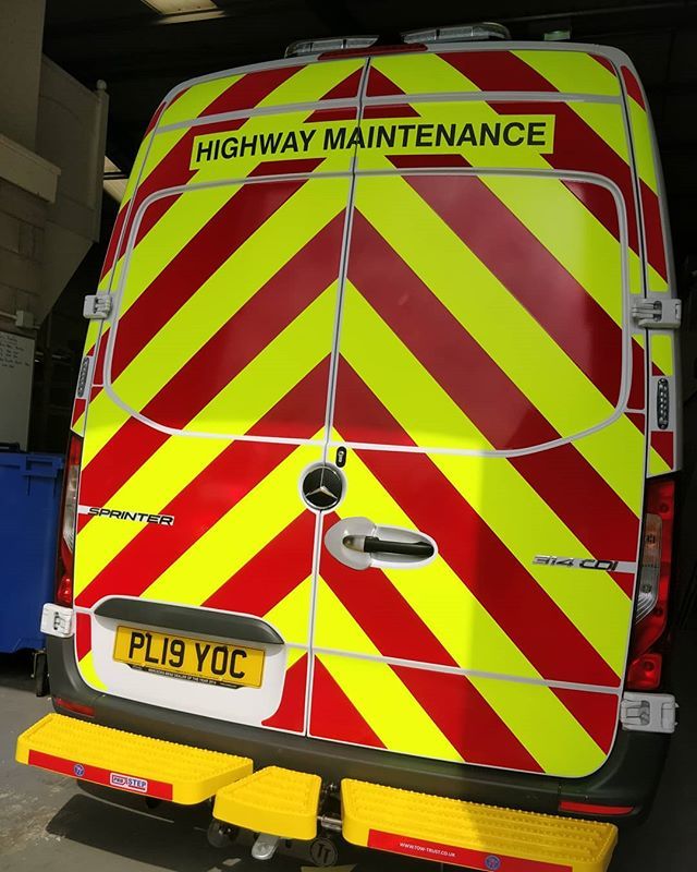 InsigniaAd's tweet photo. Chapter 8 Prismatic reflective chevrons, Motorway grade #chevrons #vehiclesignage #vehiclegraphics #leigh #manchester #lancashire #signs #graphics https://t.co/9qlPkqtFtk https://t.co/ep1wjttPKH