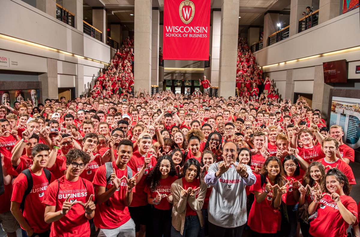 UWBusiness's tweet photo. Now that's what we call #BusinessBadger pride! 👐 @DeanSamba gave incoming students a warm welcome at BBA Induction last week. https://t.co/PwOt9h4RAk