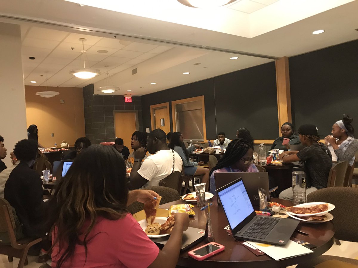 APSTarget2021's tweet photo. Enjoyed my visit at @apsDouglassHigh today for the @APSTarget2021 411 meeting with the students! Great job @sakiatfjones &amp; @cisatlanta (Keith/Jasmine)! #graduateontime @Atldepsupt @RobertsOF_7 https://t.co/dY87KFczYP