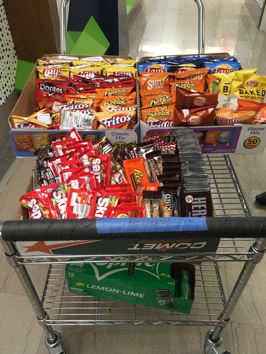 RocketCareers's tweet photo. 🚨 Snack alert! 🚨 😋  
🍫🍿🥤🍭 
Today we rewarded our team members with sweet treats for all their hard work. Thanks for all you do, team!! 👍 https://t.co/aSYS8aWZIT