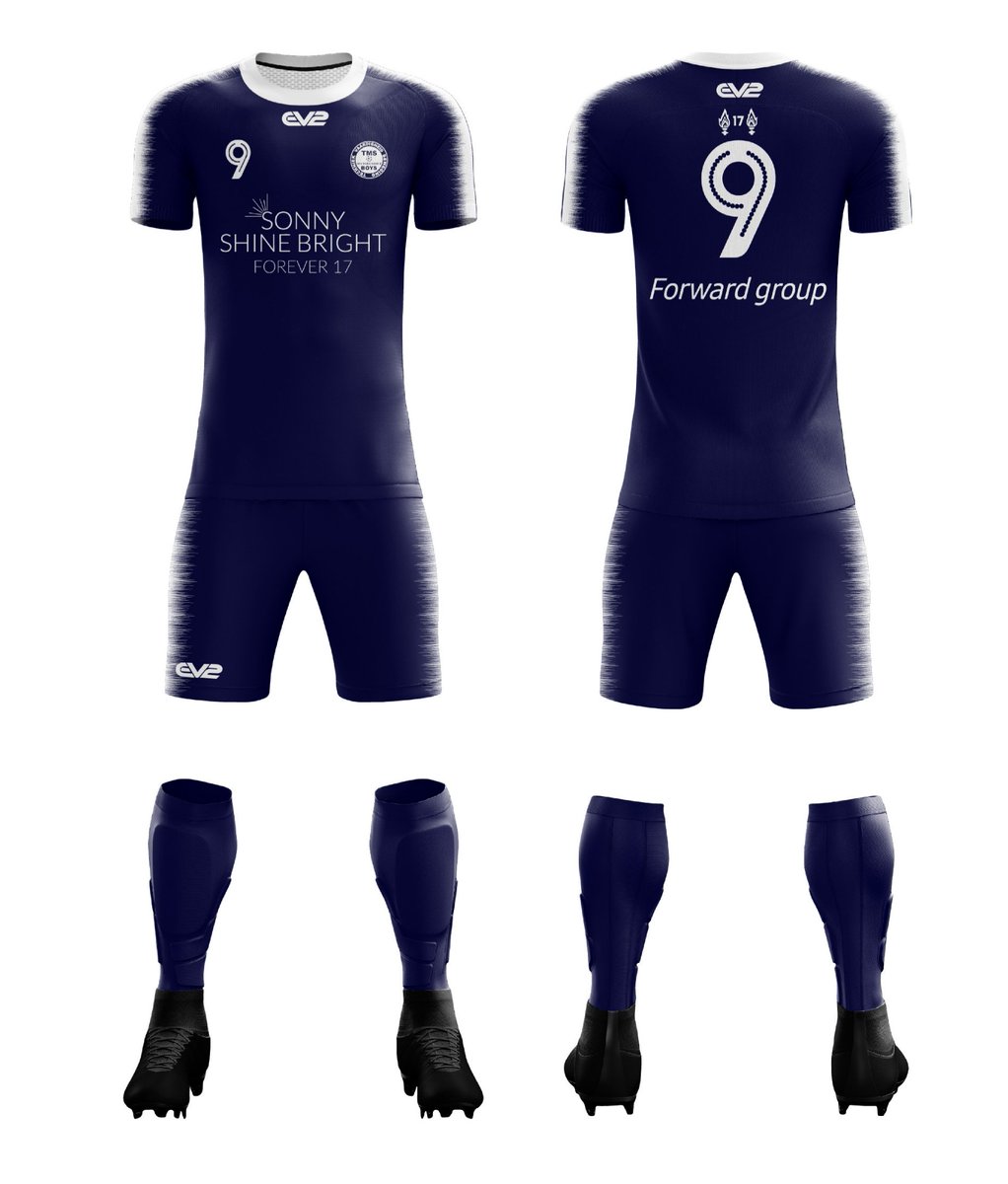 JohnDCooke5's tweet photo. So happy with the new kit for the TMS F.C under 10's, arrived today, This kit was donated via the Sonny Chambers Trust and will have Sonny's logo on the chest and on the back of the shirt, forever in our hearts and thoughts Sonny #sonnyshinebright #Forever17 ❤🙌🏻 https://t.co/xoGHKo1NMQ