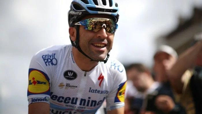 Ernesto Rodríguez (@ephecto) on Twitter photo #ciclismo <a href="/lavuelta/">La Vuelta</a>🇪🇸
Etapa 18 (177,5 km Colmenar Viejo-Becerril de la Sierra, montaña): 142° <a href="/MaxRicheze/">Maximiliano Richeze</a> 🇦🇷 (<a href="/deceuninck_qst/">Deceuninck - Quick-Step Cycling Team</a>) +27m37 1º <a href="/HiguitSergio/">Sergio Higuita García ©</a> 🇨🇴 (<a href="/EFprocycling/">EF Pro Cycling</a>)
Gral: 151º (+1) Richeze +4h25m07 1° <a href="/rogla/">Primož Roglič</a> 🇸🇮 (<a href="/JumboVismaRoad/">DavidRRCegg</a>) a 2m50 2º <a href="/alejanvalverde/">Alejandro Valverde</a> 🇪🇸 (<a href="/Movistar_Team/">Movistar Team</a>) #ciclismo <a href="/lavuelta/">La Vuelta</a>🇪🇸
Etapa 18 (177,5 km Colmenar Viejo-Becerril de la Sierra, montaña): 142° <a href="/MaxRicheze/">Maximiliano Richeze</a> 🇦🇷 (<a href="/deceuninck_qst/">Deceuninck - Quick-Step Cycling Team</a>) +27m37 1º <a href="/HiguitSergio/">Sergio Higuita García ©</a> 🇨🇴 (<a href="/EFprocycling/">EF Pro Cycling</a>)
Gral: 151º (+1) Richeze +4h25m07 1° <a href="/rogla/">Primož Roglič</a> 🇸🇮 (<a href="/JumboVismaRoad/">DavidRRCegg</a>) a 2m50 2º <a href="/alejanvalverde/">Alejandro Valverde</a> 🇪🇸 (<a href="/Movistar_Team/">Movistar Team</a>)