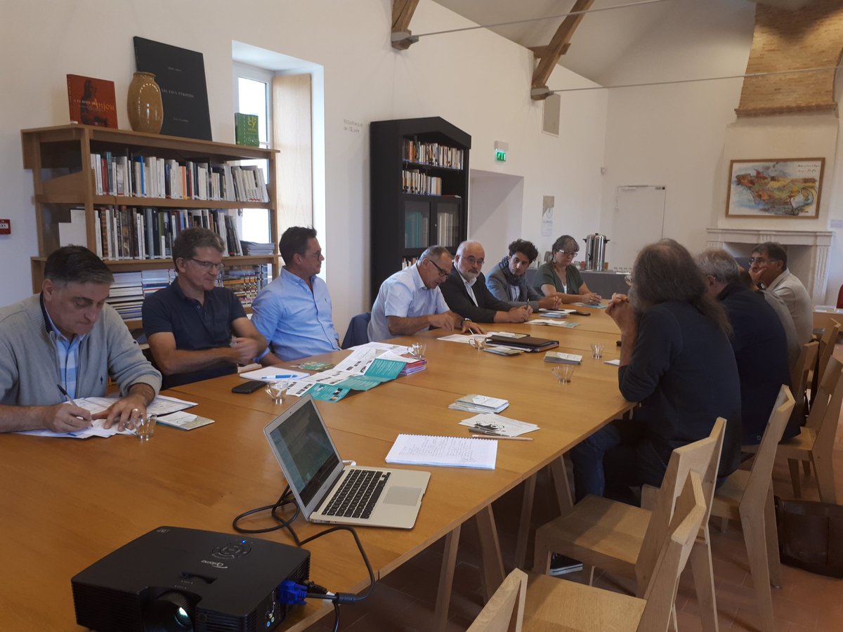Conf. de presse "LES PRÉFÉRENCES" ce matin : Scènes de Pays est partenaire des prochaines Rencontres Gracq 
Du 25 au 29.09.Lire la Loire à vélo. #Gracq #Maugessurloire #Scenesdepays