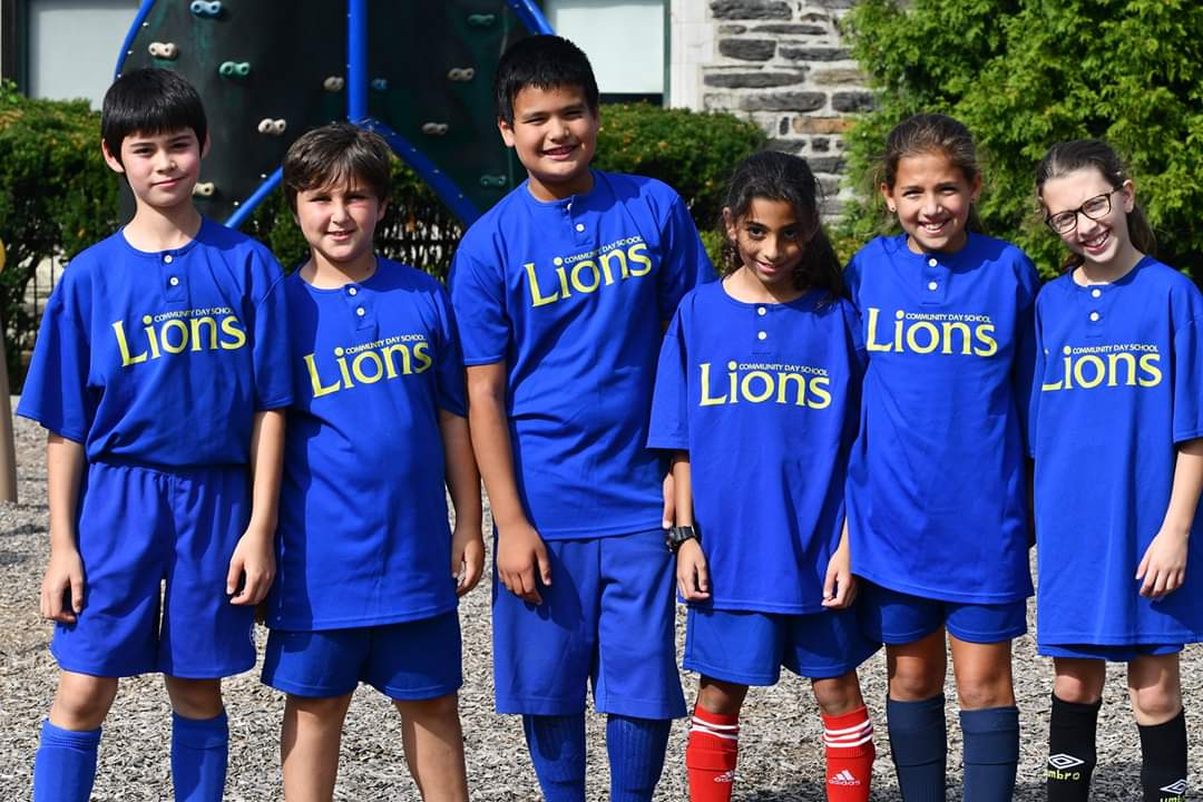mminkuscds's tweet photo. Our soccer team is all smiles! #GoLions #StepUp #ISROCKS #MSROCKS #CDSpgh https://t.co/Lg1urYrKlM