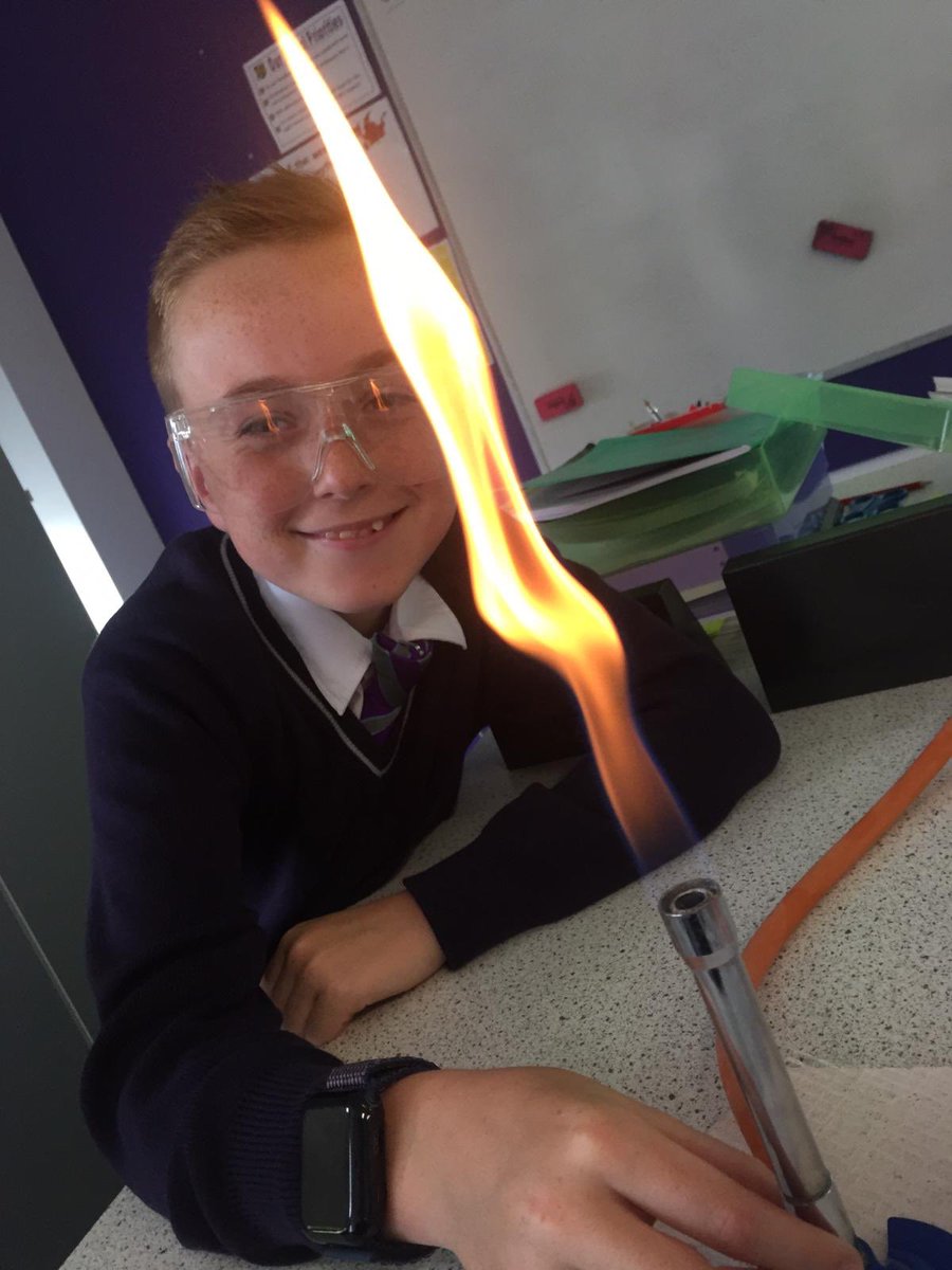 kelmarg1's tweet photo. So happy to see my boy happy at high school #year7 @RhylHigh #easytransition 👍 https://t.co/1fwEjlLz6m