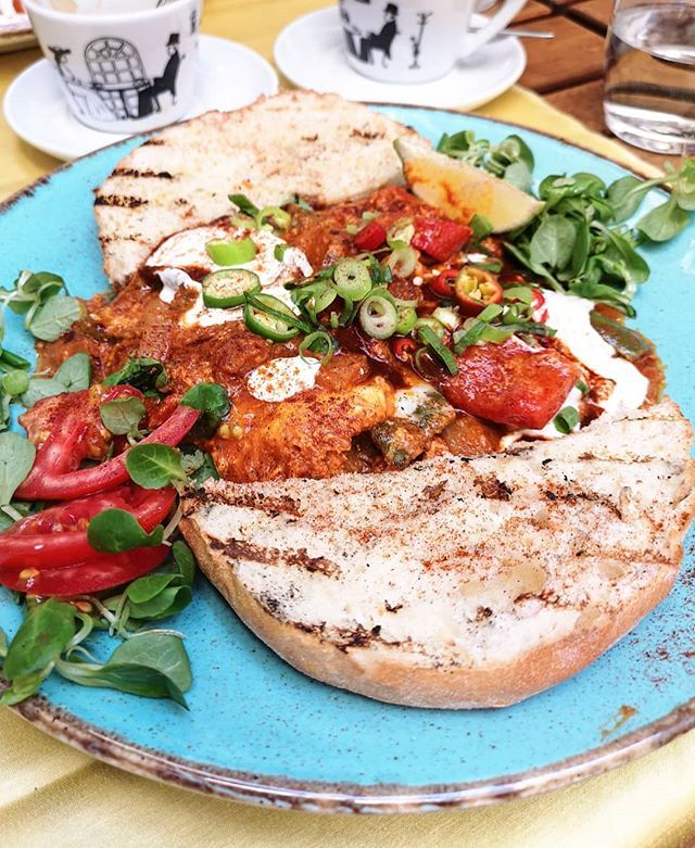 TheHungerRoute's tweet photo. Anyone visiting Split, I definitely recommend you try this spicy egg breakfast from @figrestaurants 🍳🤤
.
.
.
#brunchideas #split #splitfood #splitrestaurants #brunch #spicyeggs #croatianfood #breakfast https://t.co/RAadtBsXfW https://t.co/SYRFpmTwwR