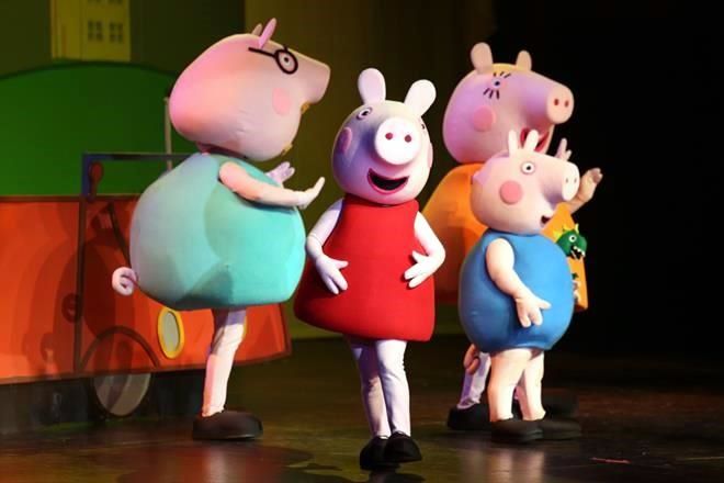 ¿Ya te decidiste a llevar a los más pequeños de tu casa a ver el divertido show de Peppa, la chanchita más querida de la televisión, el próximo 19 y 20 de octubre?🐷🎤✨
🎟Entradas disponibles en bit.ly/2MMSYyL y en boleterías del Teatro Coliseo sin recargos