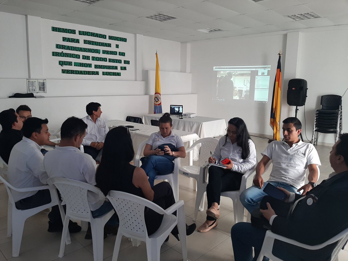 diegoluna376's tweet photo. #ElOirDeLasRegiones
Desde el CEAD Gacheta. Participando del taller Accion Solidaria para el Liderazgo Transformador https://t.co/KC07yDk9F5