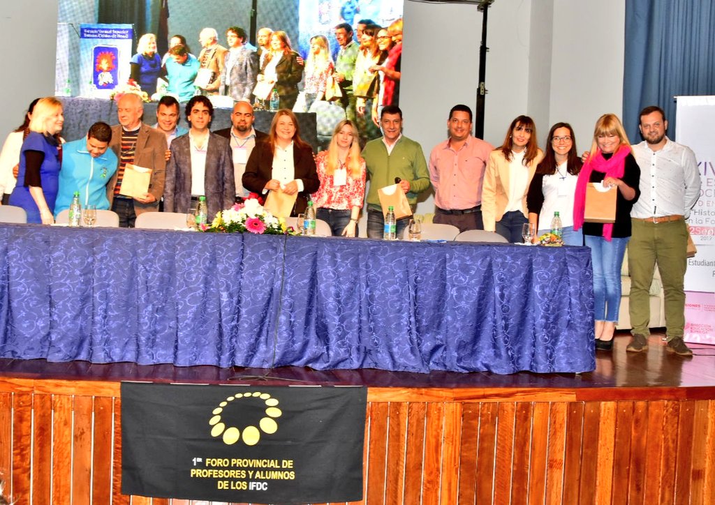 mariluleverberg's tweet photo. Más de 1.200 jóvenes misioneros y profes de institutos superiores trabajaron durante la jornada #futurosdocentes #historiaeinnovacion #XIVForo #ISFD
Felicitaciones a organizadores, disertantes, participantes del conversatorio, acreditadores, autoridades #esfuerzocompartido https://t.co/C3cO7UVoxW