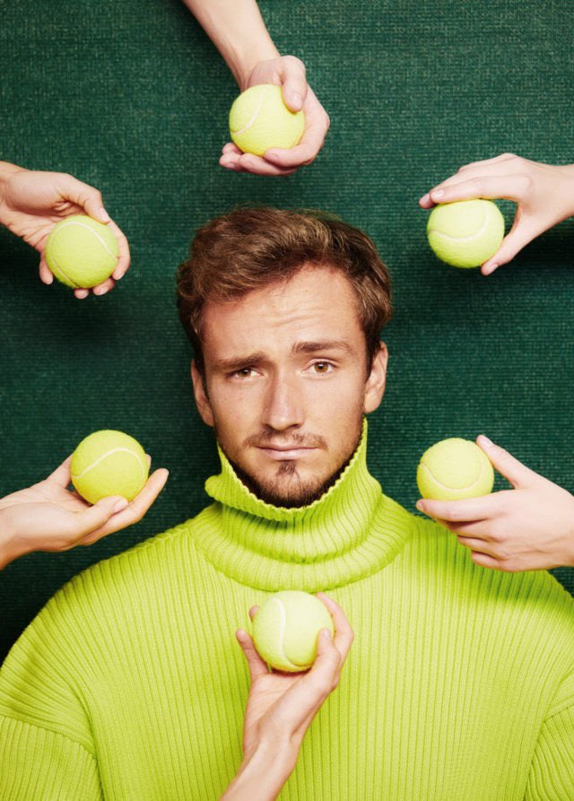 DaniilMedwed's tweet photo. When you need some rest, but tennis balls are everywhere 🤣🎾 // Когда знаешь, что нужен отдых, но теннисные мячи преследуют 🤣🎾 @VOGUERussia https://t.co/uK8Zg4PXX1