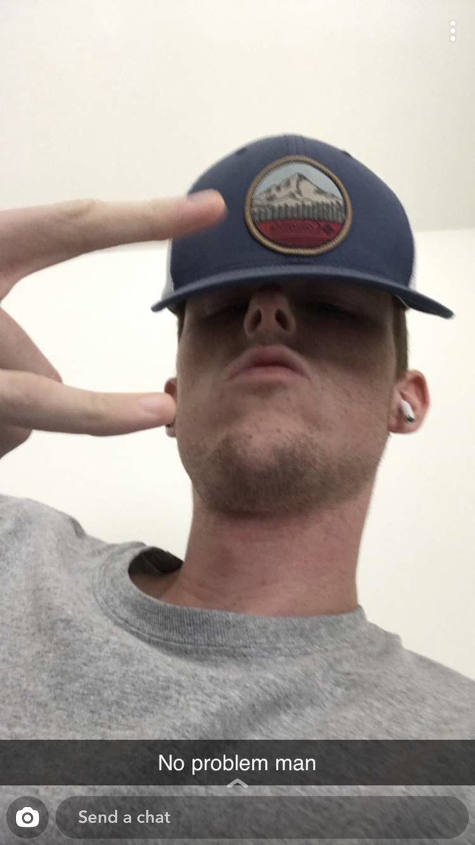 sydneyposts's tweet image. Random Stranger: “hey could you hold the door for me please???”

Me: “of course”

Random Stranger: “Thank you!”

Me: