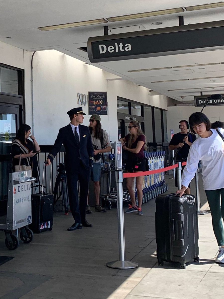 (SPOILER): Peter shooting some of his Bachelor intro video today at LAX.