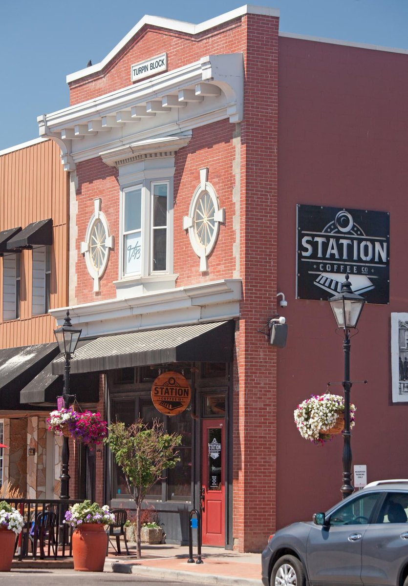 Add to our list!
A perfect #foodie #BucketlistAB day in #MedHat:
- A cup o' jo <a href="/StationCoffeeCo/">Station Coffee Co</a>.
- Authentic Salvadoran food @ Izote.
- Exceptional beers @travoisbeer
zenseekers.com/story/build-yo…

@tourismmedhat <a href="/TravelAlberta/">Travel Alberta</a> @BucketlistAB <a href="/DowntownCCDA/">Medicine Hat CCDA</a> #ExploreAlberta #foodjoy