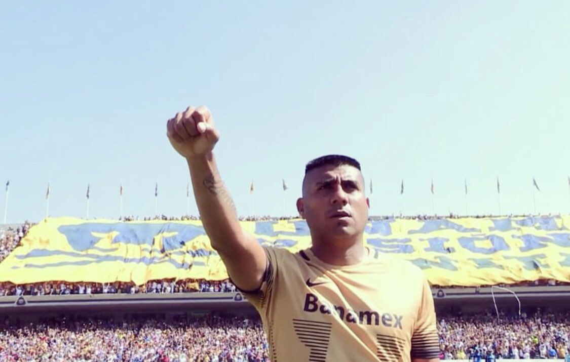 Felicidades <a href="/PumasMX/">PUMAS</a> por tus 65 aniversarios. Siempre tendrán un lugar importante en mi corazón, Gracias por tanto Cariño. ⚽️👊🏽 #HL10