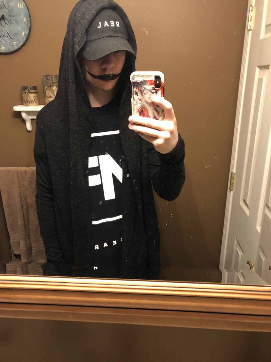 CSGRINN's tweet photo. Got my outfit ready for the @nfrealmusic concert tomorrow in Grand Rapids #nf #Thesearch #thesearchtour https://t.co/UQheeLKGXe