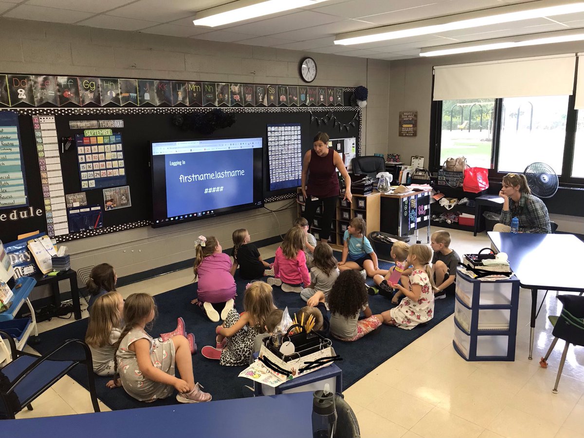 MrChemGeek's tweet image. What an awesome afternoon working with the 1st grade classes at @Bell_Elementary introducing to Chromebooks and talking about #digcit. Thank you so much for inviting me in @lauren_youngs and Mrs. Patch!! @Windsor_CSD #plic #BTedTech