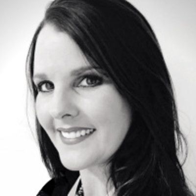 ECAConvention's tweet photo. @DakotaWillink is an Amazon Top 100 Bestselling Author. She loves writing about damaged heroes who fall in love with sassy and independent females. Check out her books on BookBub and meet her at #ECAC19 this October! https://t.co/BpDspyjaIY https://t.co/I2M93L103i