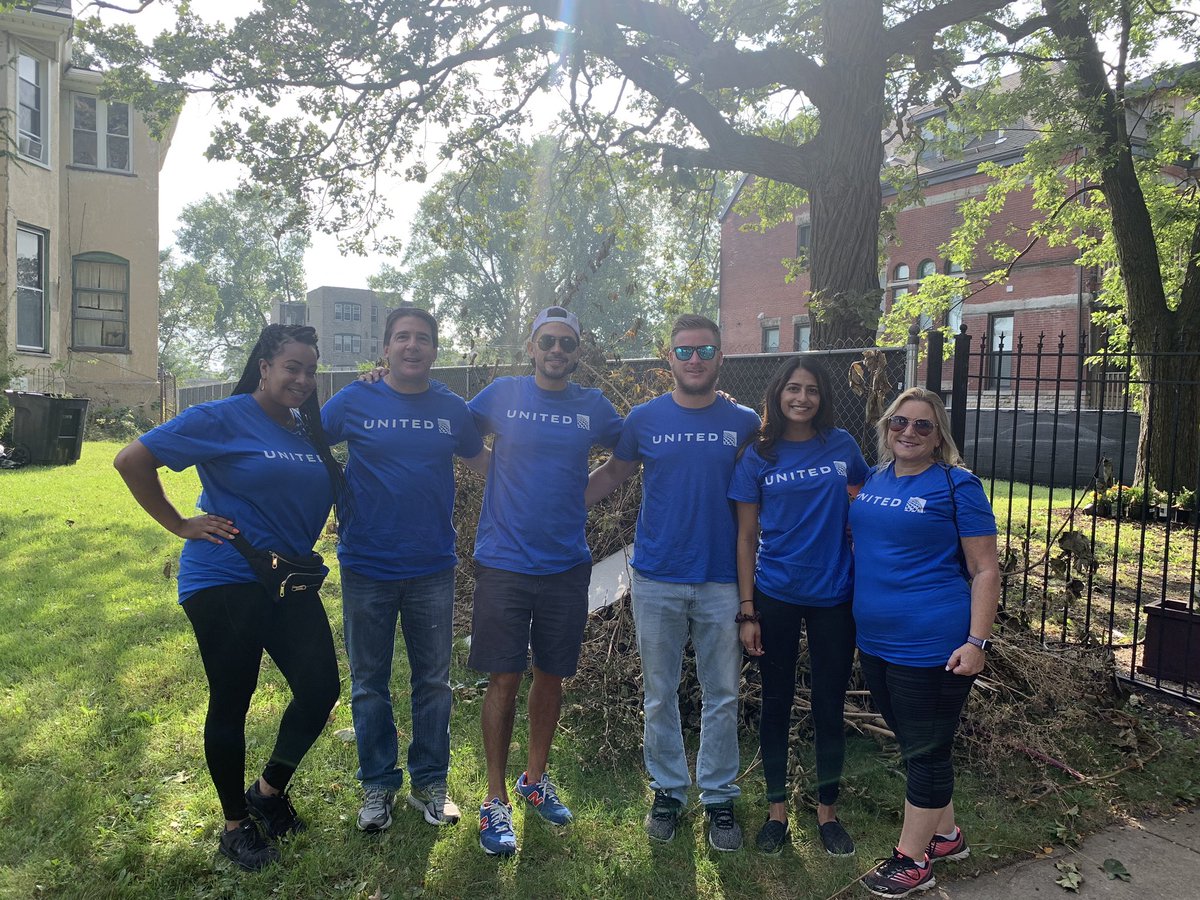 Jmalig's tweet photo. What an awesome day volunteering  with @weareunited coworkers. Preparing to grow fresh food for the community! https://t.co/1pA13JqNmg