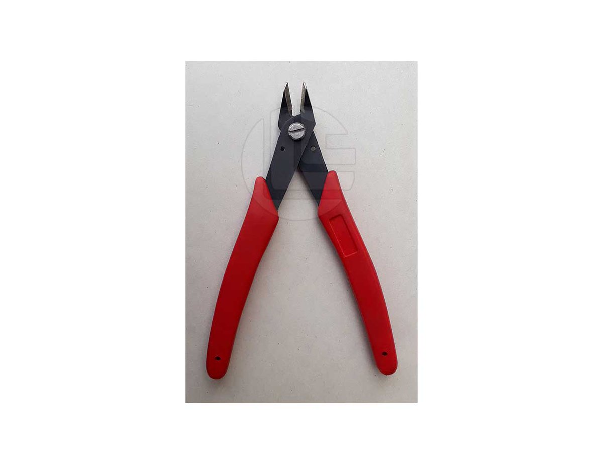 LongLinks's tweet photo. Jewelry Making Side Cutter (Flush) With Red Handle.

We manufacture jewelry making cutters &amp; pliers and all other tools. We export all jewelry making tools to worldwide.

Visit our website to view our all tools https://t.co/thoRjWVral

#pliers #jewellery #jewelry #tools https://t.co/aUFtmcOnjk