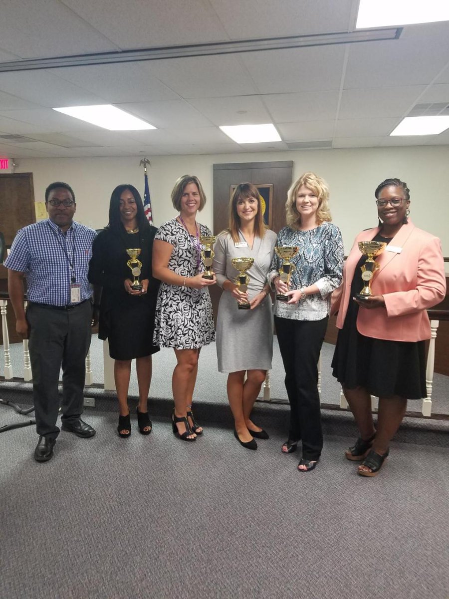 kW_GeneRCS's tweet photo. 2019 RCS Energy Championship 🏆 winners...High School: Reidsville @rockinrams/ Middle School: Rockingham/ Elementary Schools: Leaksville @LeaksvilleSpray, Lincoln @Lincoln_RCS, &amp; Douglass @DouglassElemen1/ Other: Bus Garage. @RCS_NC @kW_GeneRCS https://t.co/oaOQErgSZZ