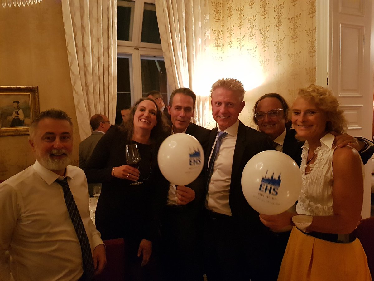 AnkaraHernia's tweet photo. Faculty Dinner
Mr.President, Her Majesty, and #HerniaFriends
#EHS2019
@EHSHamburg
@AgntMontgomery https://t.co/Hwei5rpjdc