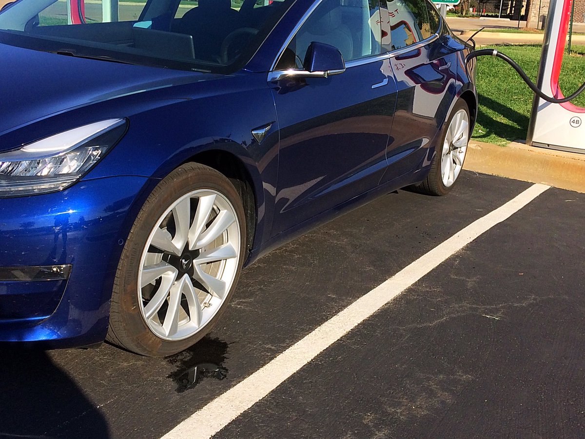 somi_teslagirl's tweet photo. @teslavus @TesLatino @dennis_p @mymodl3 @Tesla Yup that pretty sums up every @Tesla #Supercharger stop for me. My @Tesla took those times to also relieve himself. 😁😂#ACRelief https://t.co/RZmZ8QCDBg