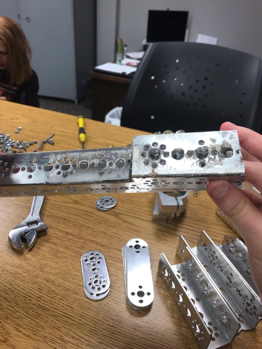 AutonomousAnno1's tweet photo. Aw yes, epoxied metal pieces! https://t.co/L7hOBWzoPS