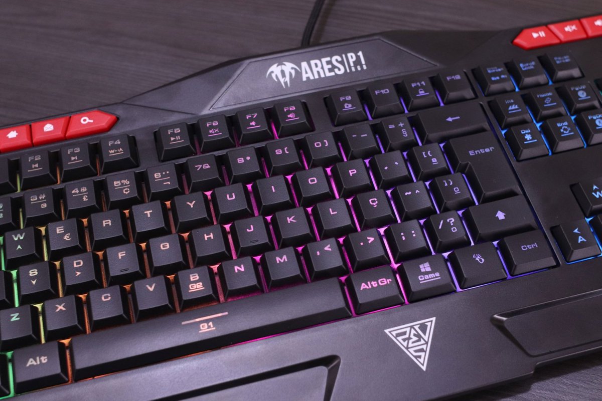 GamdiasBR's tweet photo. Galera, saiu review do nosso teclado Ares P1 RGB no canal PipocaTech. 😍
O teclado ideal para você que procura um teclado de membrana com uma iluminação RGB sensacional, teclas multimídia e resistência a respingos. 😎
link: https://t.co/pfUuz5y3cB
#GamdiasBR #AresP1 https://t.co/9xA3cUNYtC