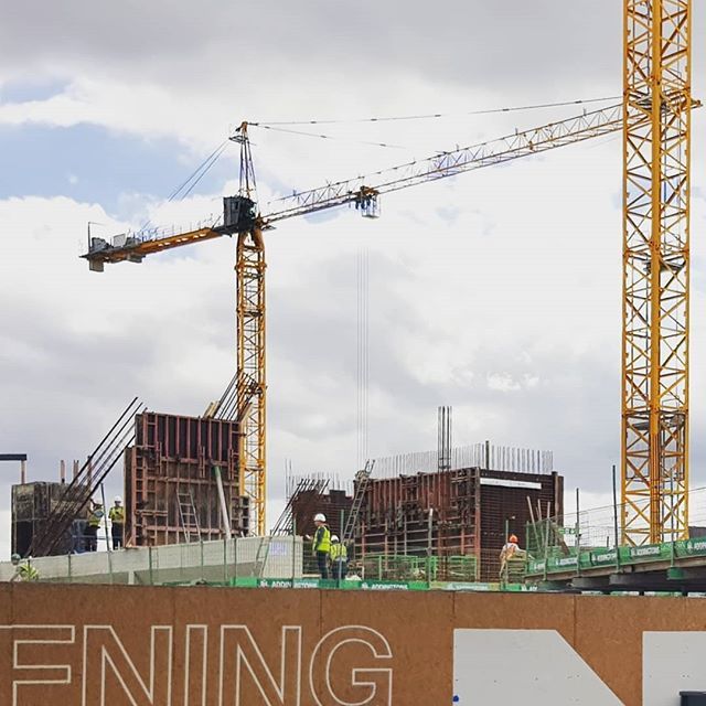 Assemblage_co's tweet photo. @6a building with it's raked northern facade begins construction #designdistrictlondon @designdistrictlondon #greenwichpeninsula #keeplondoncreative #assemblageco @assemblage_co #hannahcorlett @hcorlett  #bartlettmahue @bartlettmahue #architecture #urban… https://t.co/LQ9I6t6vKX https://t.co/3efnnlnjb8