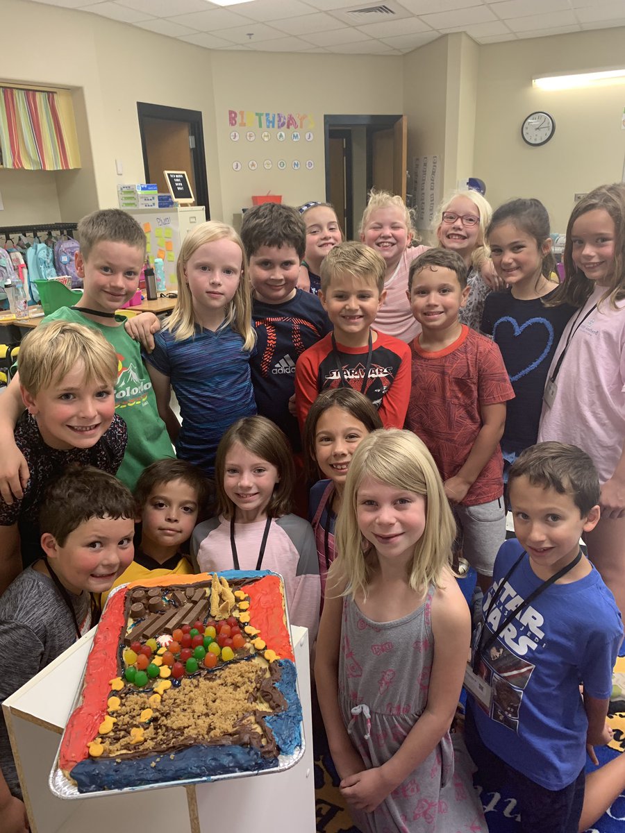 Second grade loved reviewing the Georgia regions and rivers with a cookie cake! <a href="/MrsAlhadeff/">Karin Alhadeff</a> <a href="/andylallison/">Andy L. Allison</a> <a href="/SweetAppleES/">Sweet Apple Elem</a> #4houses1pack
