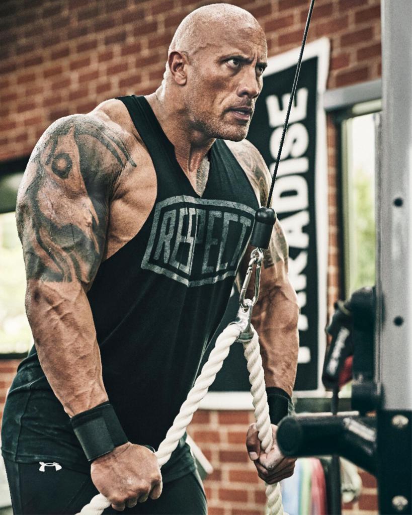 Debes tener una voluntad de acero para entrenar como @TheRock. La nueva colección #ProjectRock está por llegar https://t.co/E4nlHTAVbn