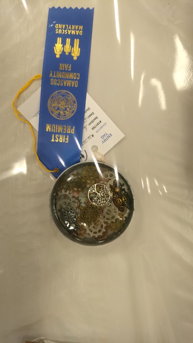 MCPL_Libraries's tweet photo. Teens who participated in Teen Meetup, a summer program at #DamascusLibrary, created Steampunk Mosaic Tile Coasters. Two of these teens entered their coasters into the Damascus Community Fair and received ribbons! https://t.co/ibRNLyzB6s