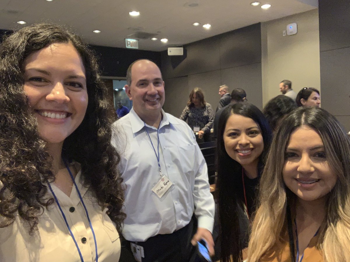 MarkoPo53788884's tweet photo. #Garciabeproud #HACEMOS Presenting Financials at HACEMOS leadership forum- Irving Texas! https://t.co/rOSA78Cout
