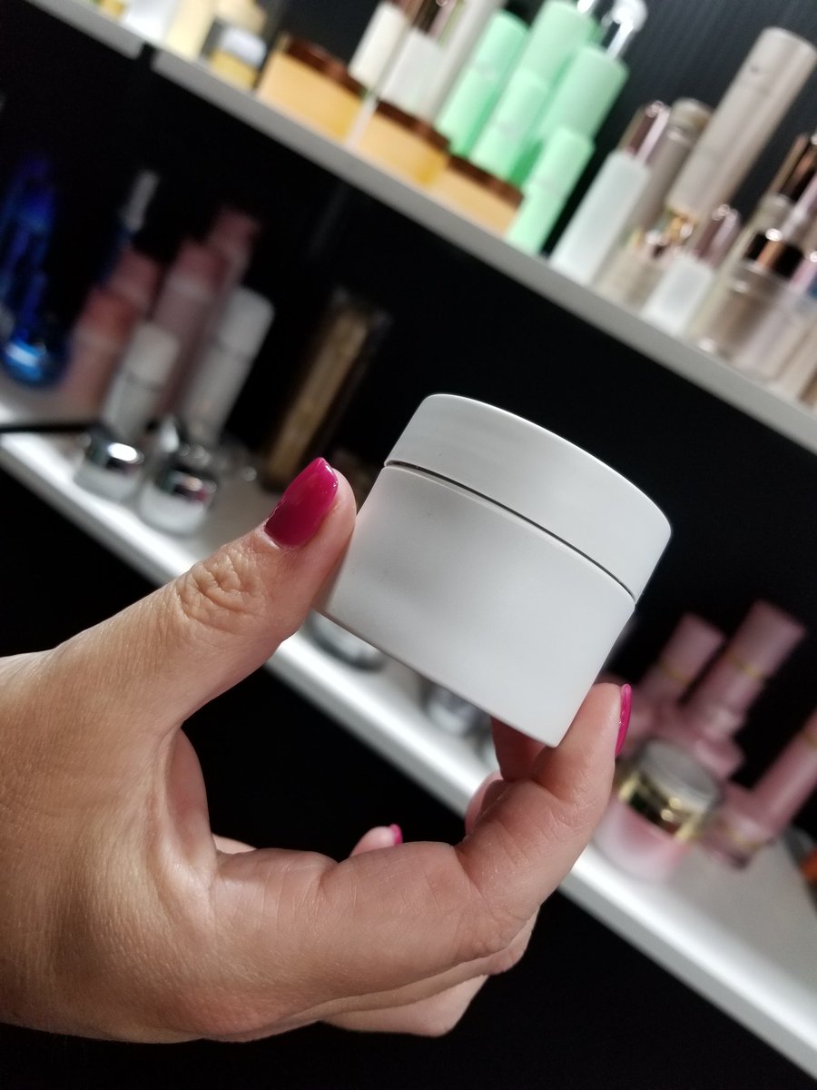 BeautyPackaging's tweet photo. Had a great time at #MakeUpInNewYork! We saw some old friends and made some new ones. What did you enjoy the most at the show?! 

Follow us on Instagram for some highlights: 
https://t.co/gQ6ykHaaDn

#beauty #beautypackaging #makeup #skincare #beautybiz https://t.co/4v8dYDw8tZ