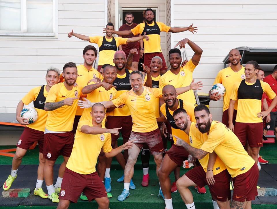 Sonunda kavuşuyoruz dünyanın en güzel takımına. Çok özledik çok bekledik SONUNDA.

#BugünGünlerdenGALATASARAY