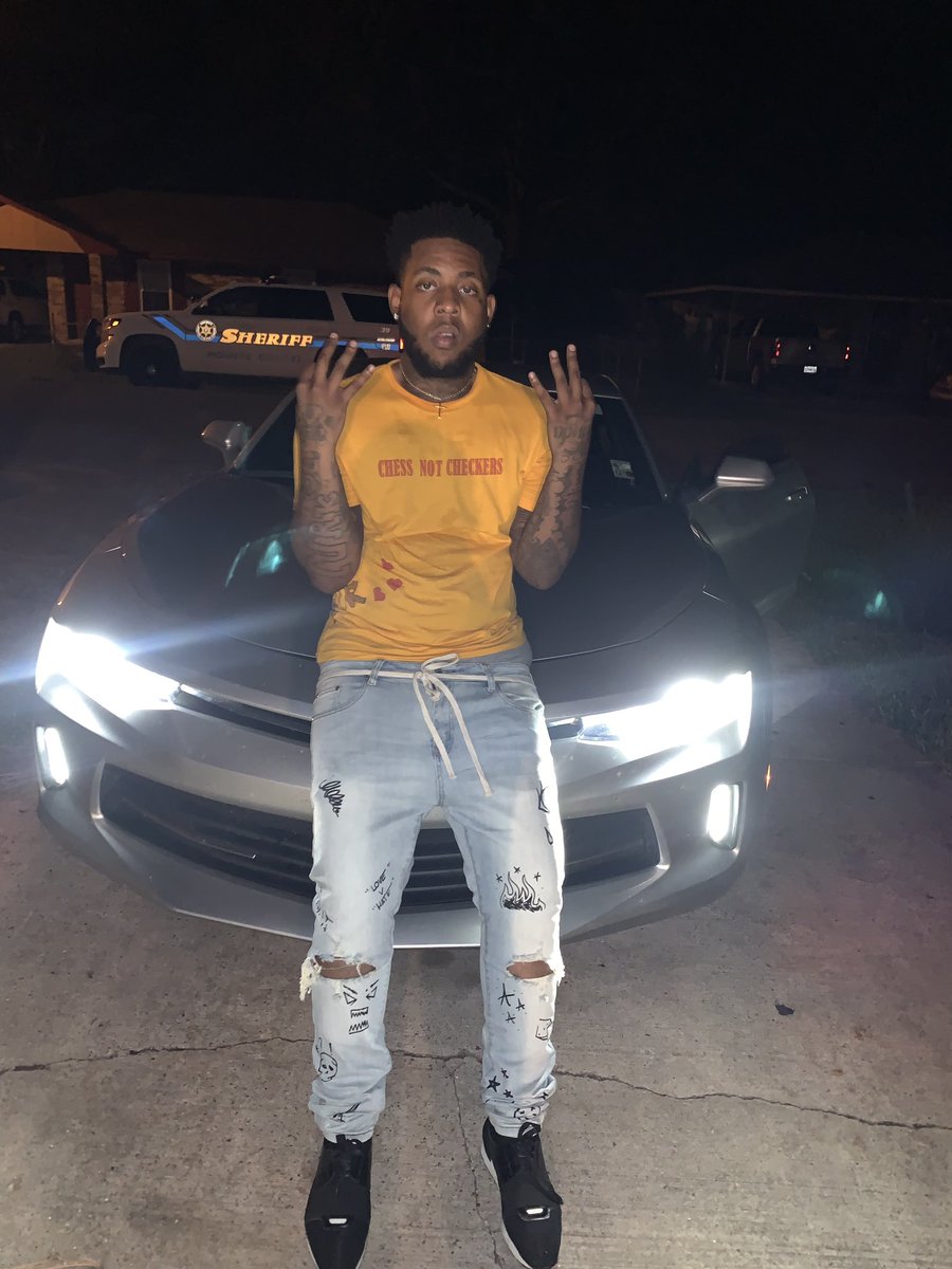 DboyAmbition's tweet photo. fuck that money ima die for everything that love🦍♥️ https://t.co/maY2r6BH5S