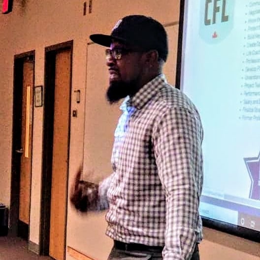 3rdClifford's tweet photo. I had the awesome privilege to guest speak today at @carterscorner82 Sports Management Class today. Sharing my knowledge and experiences in the Sports Business is what its all about! #righttouchsports #fsa #contractadvisor #agentlife @cfl @nfl @xfl2020 @FCFLio 🇺🇸🇨🇦🇧🇪🏈 https://t.co/isIizHoZz0