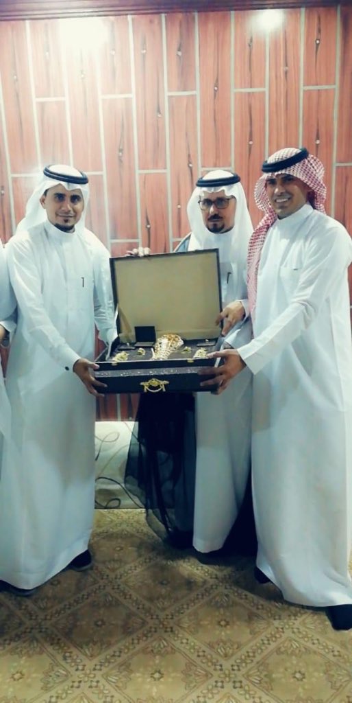 Aljari50's tweet photo. نبارك للاستاذ / ابراهيم حاسن آل جاري عضو المجلس البلدي بمحافظة أضم عقد قران نجله / عبدالمجيد ابراهيم آل جاري مساء هذه الليلة .. بدورنا نزف له اجمل التهاني والتبريكات وعقبال الفرحة الكبرى بمشيئة الله .. https://t.co/KFtdS3kUjQ