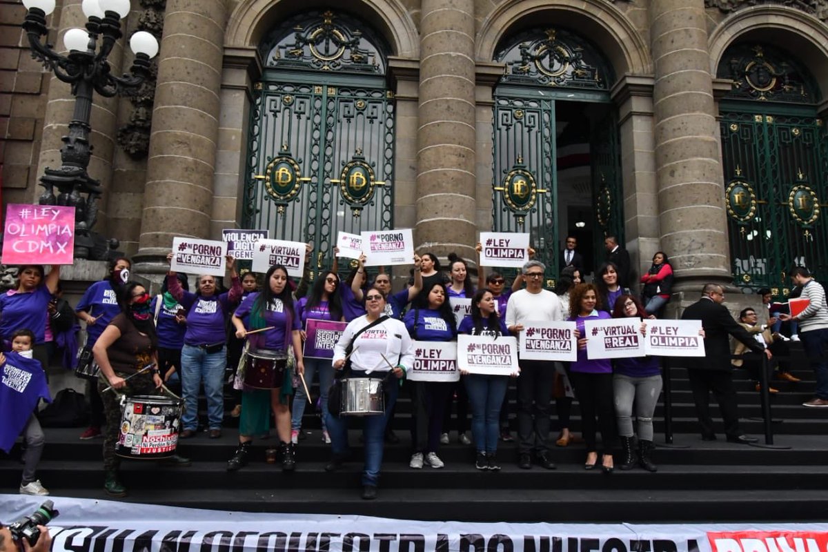 ReparaLumea's tweet photo. Hoy 20 colectivas de mujeres feministas a través del diputado @Luis_diazdeleon presentamos la #LeyOlimpia para castigar la difusión de contenido íntimo sin consentimiento.
@Claudiashein queremos que en @Congreso_CdMex se dictamine NO SIN NOSOTRAS. https://t.co/HeydKr3MsP