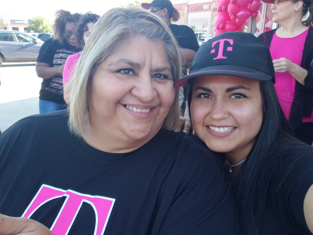 DebraDelRio's tweet photo. Had a great time with all my coworkers from AMTEL #AMTEL10 https://t.co/QBjmDazHbz