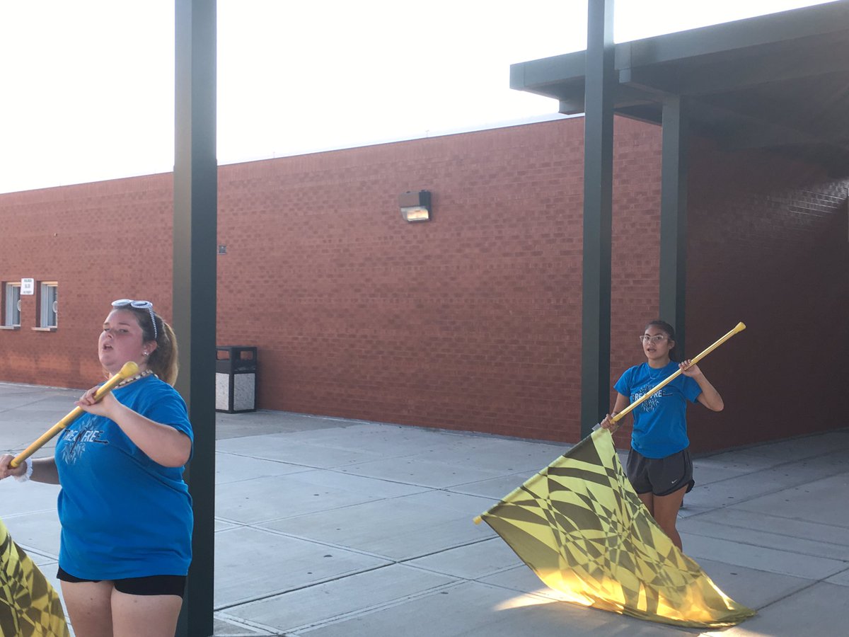 GuardMeade's tweet photo. Homecoming parade @meadeband #WeAreMeade https://t.co/SCfuEip3fX