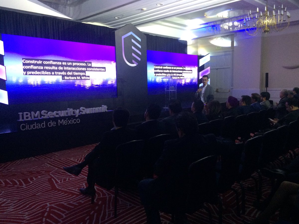 ibm_nuri's tweet photo. @PalacioSeguro concientizándonos sobre seguridad en la nube. #IBMSecuritySummit  👍🏻 https://t.co/xsAZnKewmy